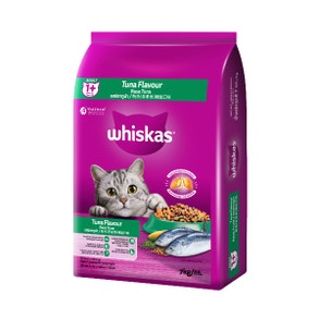 A bag of WHISKAS® Adult Dry Cat Food in Tuna flavor